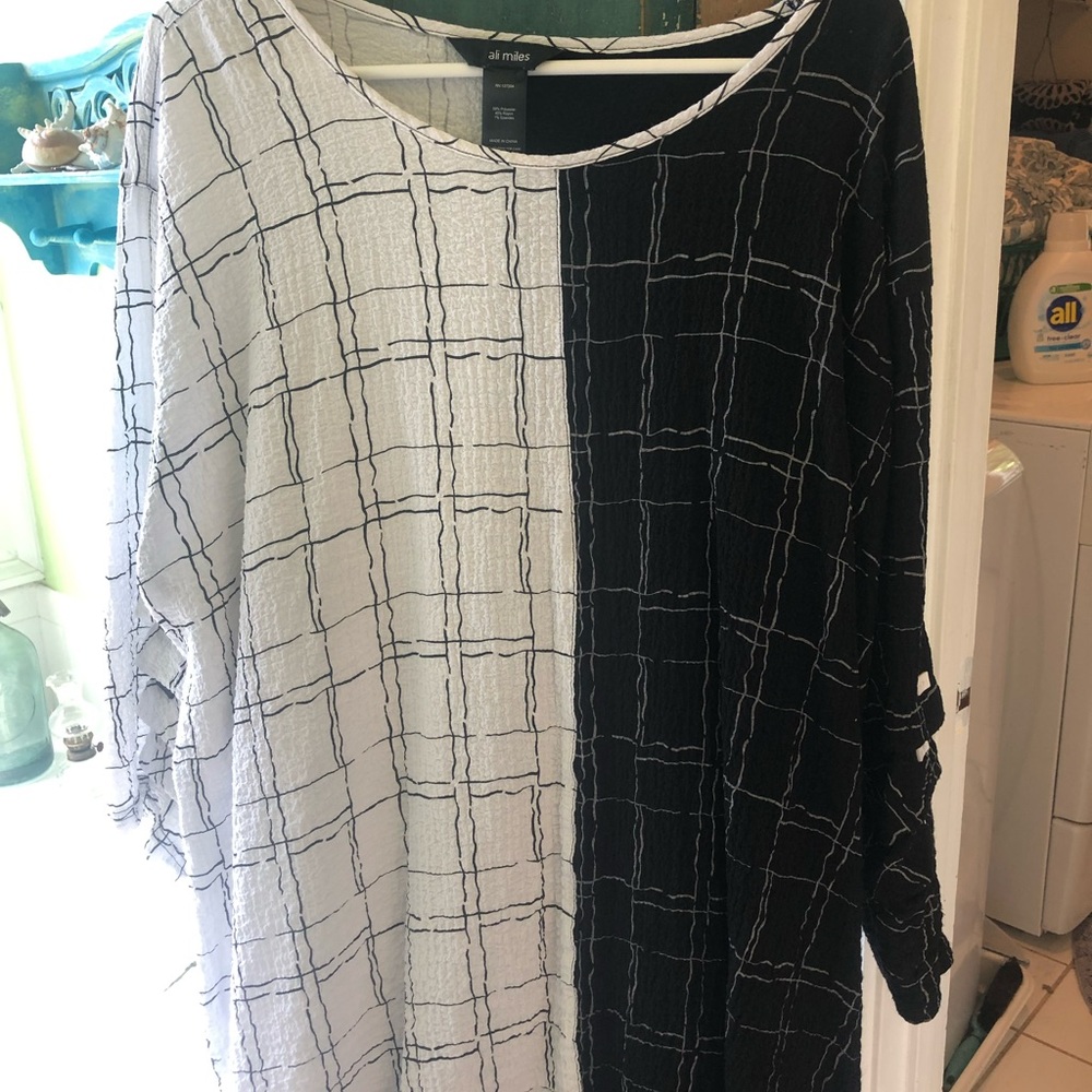 Ali Miles Monochrome Abstract Pattern Top